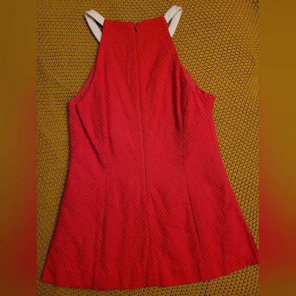 Lilly Pulitzer Cutout Halter Style Top, Size 2 - Picture 3 of 11